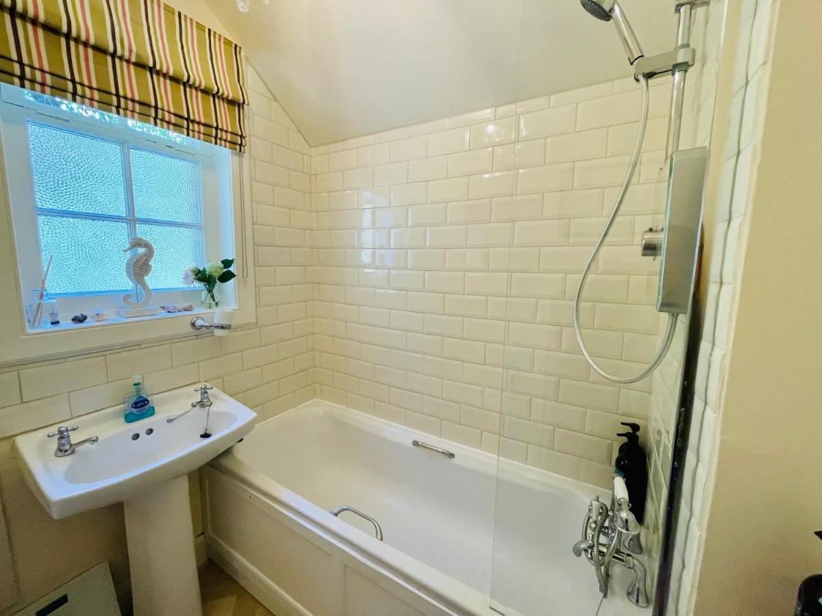 Carnell Country Estate & Holiday Cottages In Ayrshire Hurlford ภายนอก รูปภาพ