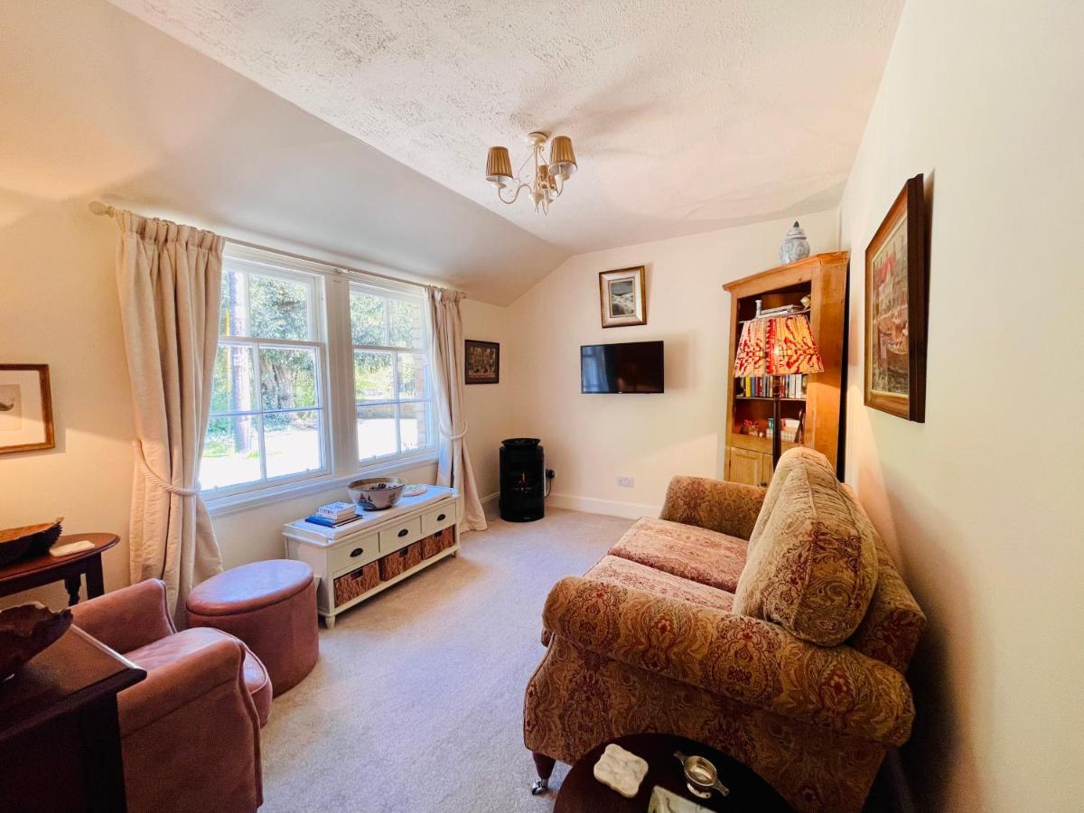 Carnell Country Estate & Holiday Cottages In Ayrshire Hurlford ภายนอก รูปภาพ